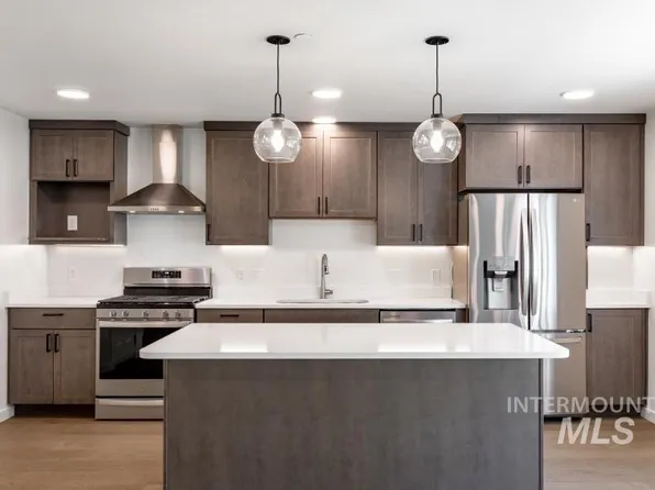 115 N Almon St #104, Moscow, ID 83843