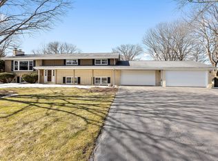 11S434 Middaugh Ave, Lemont, IL 60439