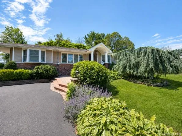 21 Kevin Road, Commack, NY 11725