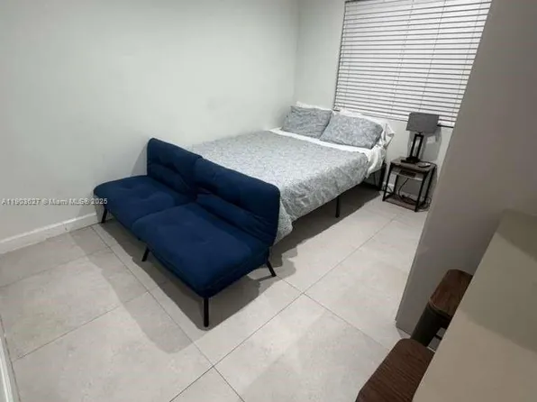 245 NE 33rd St #106, Miami, FL 33167