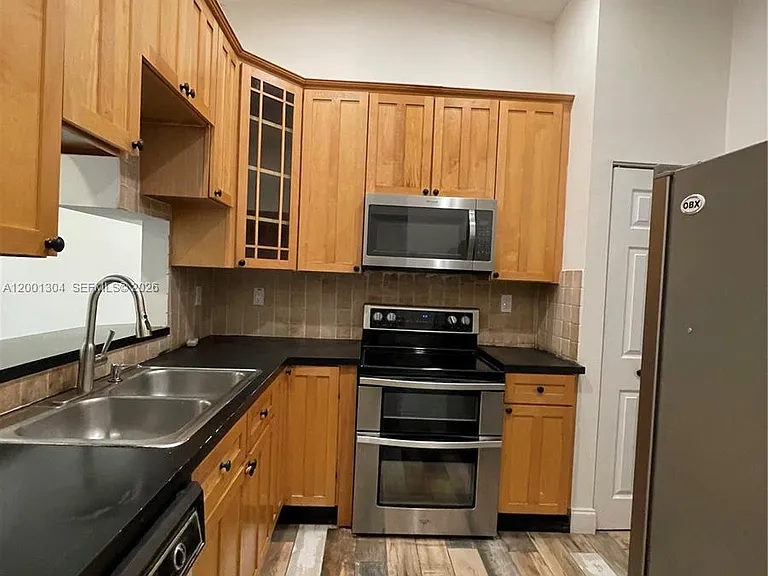 11288 SW 9th Ct — Photo 6