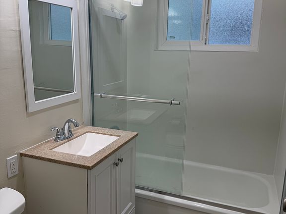 3rd image of 407 J St APT C
