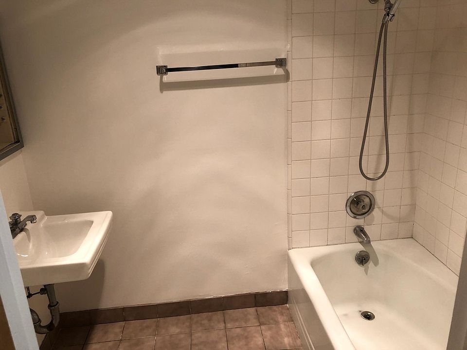 2nd image of 1221 S El Camino Real APT 210