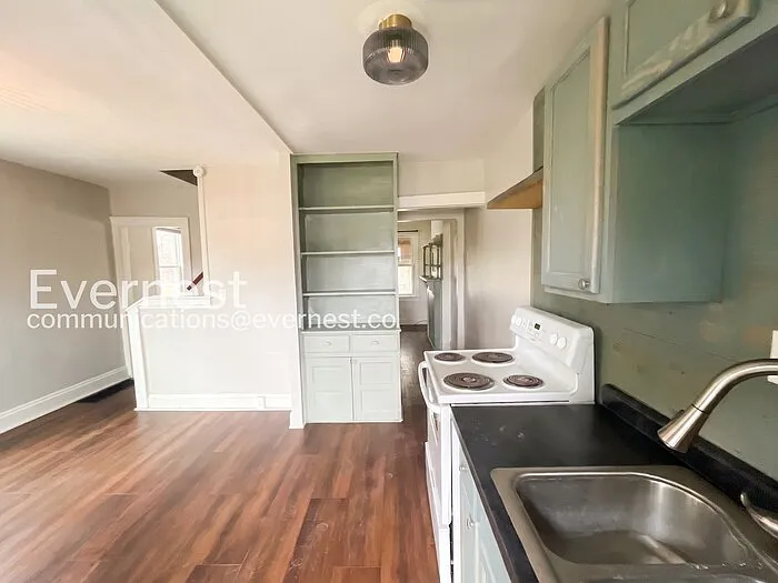 444 E Woodrow Ave — Photo 3