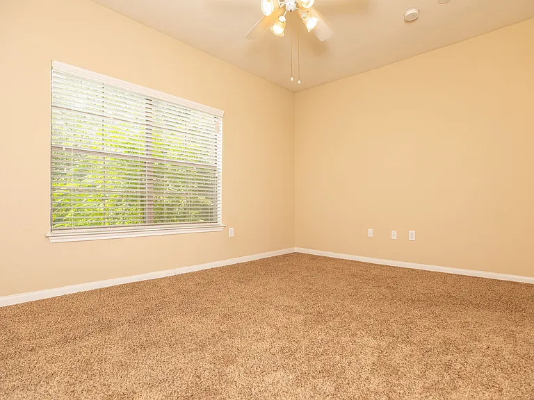8100 Huebner Rd — Photo 20