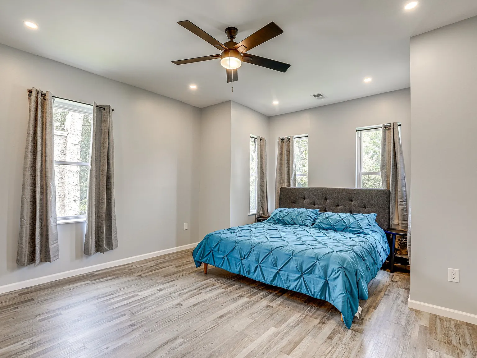 4 bed, 3.5 bath, 3145 sqft, $4,600 — Photo 4