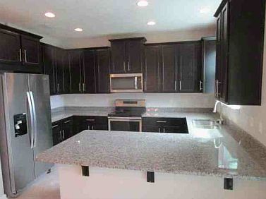 5th image of 557 Richmond Dr