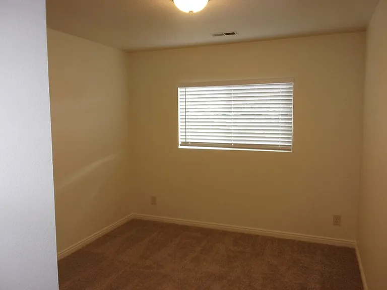88 E Rainbow Way — Photo 30