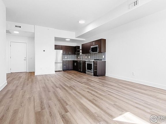 4th image of 1707 Walnut St #206