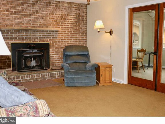 4th image of 12 Briarwood Ln