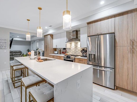 4th image of 22 Poplar St #1