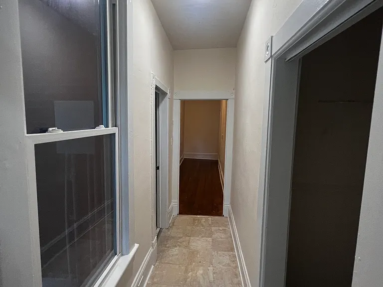 406 Highland Ave SW #2 — Photo 5
