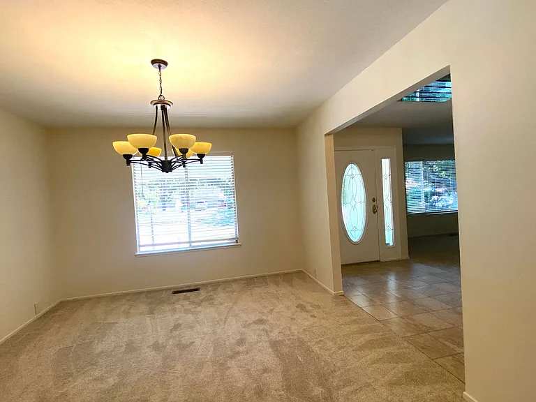 4653 Del Valle Pkwy — Photo 4
