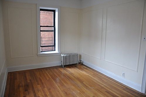 2nd image of 6541 Saunders St