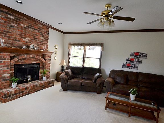 3rd image of 2106 Somerset Dr