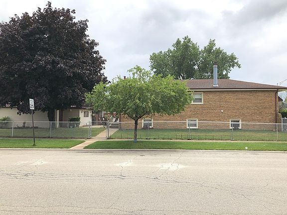 4th image of 10001 Marion Ave