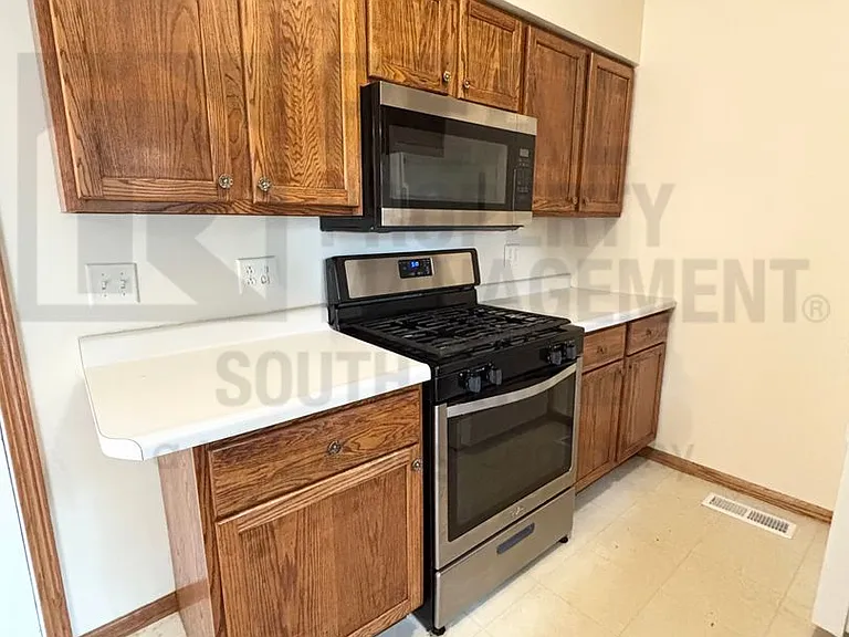 1513 Monticello Park Dr — Photo 6