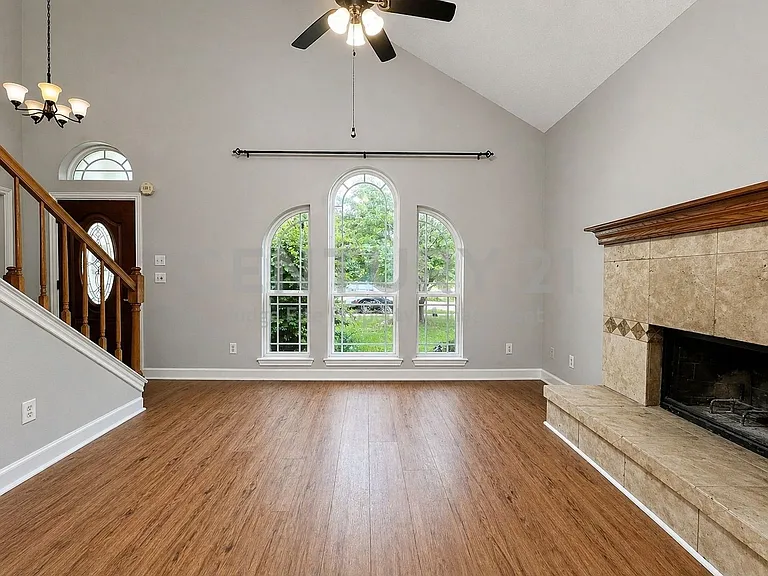 4460 Junction Dr — Photo 4