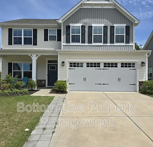 2030 Sewall Ave SW — Photo 2