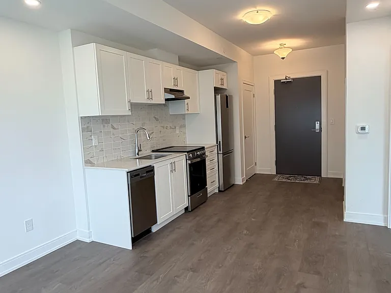 705 Davis Dr #907 — Photo 6