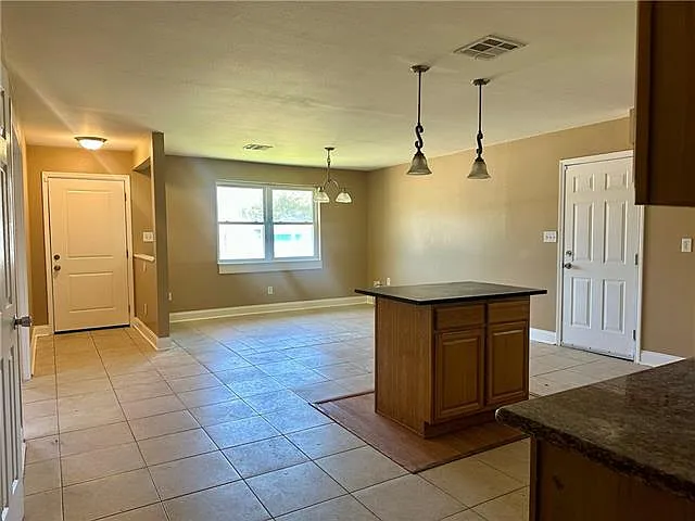 7505 Shorewood Blvd — Photo 2