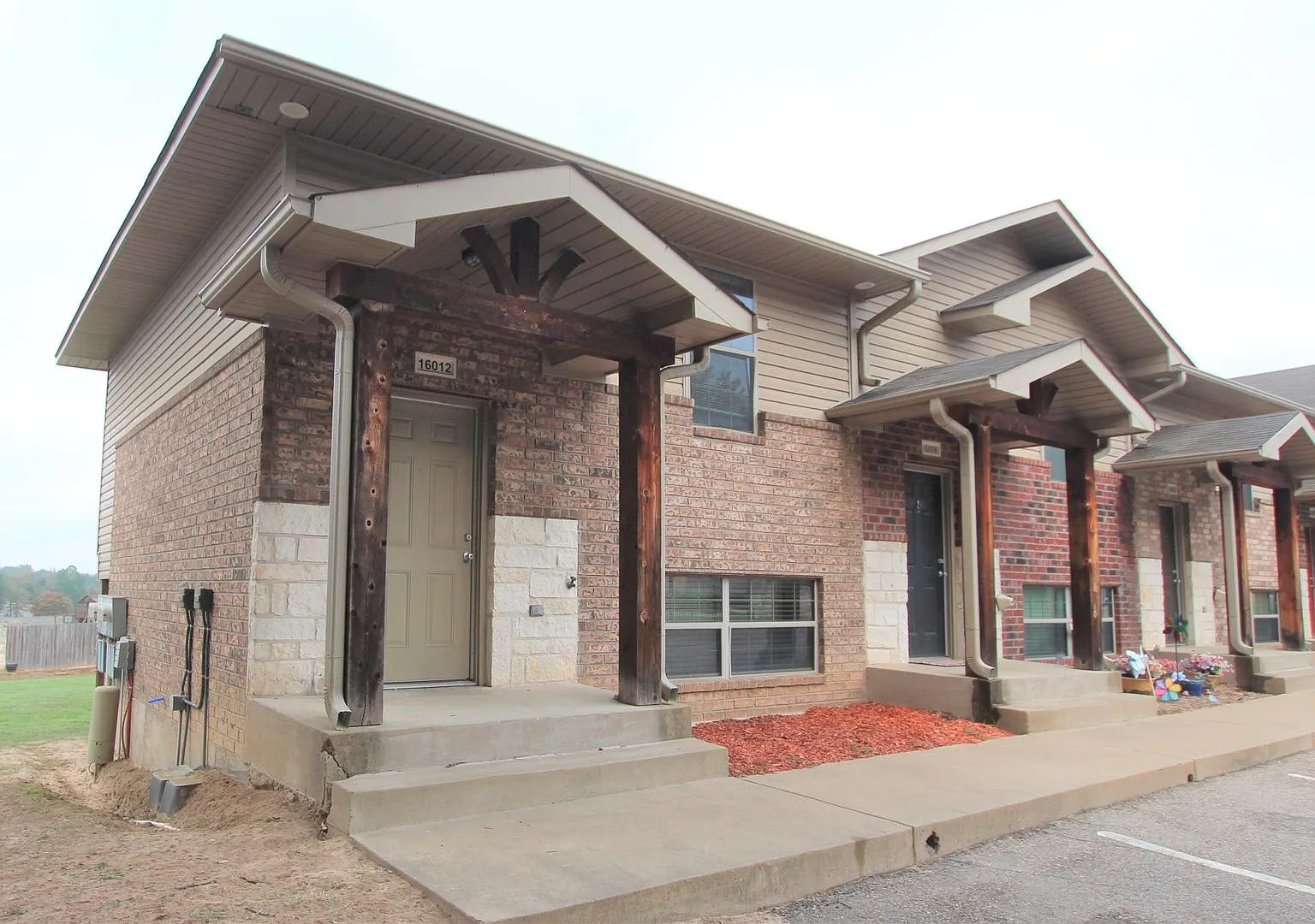 Coming Soon! 2 Bed 1.5 Bath Townhome, Lindale ISD! — Photo 3