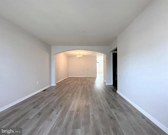 4 bed, 2.5 bath, 2218 sqft, $3,400 — Photo 3