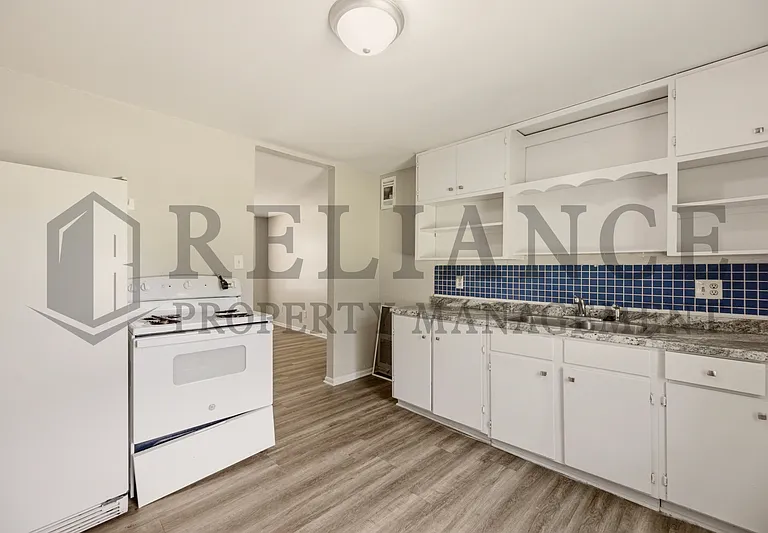 4421 S Oak Ave — Photo 8