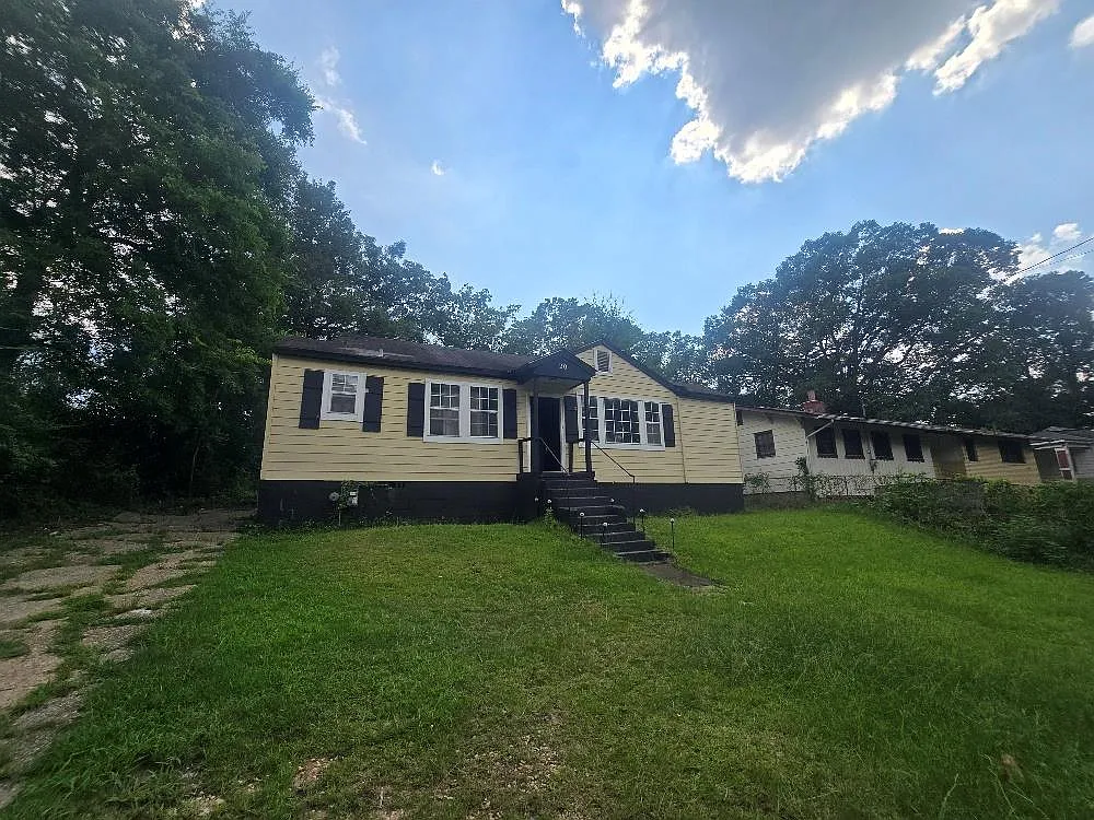 20 Patch Dr photo 1