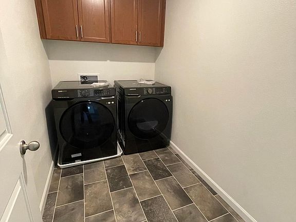 2nd image of 1535 Silverbell Dr