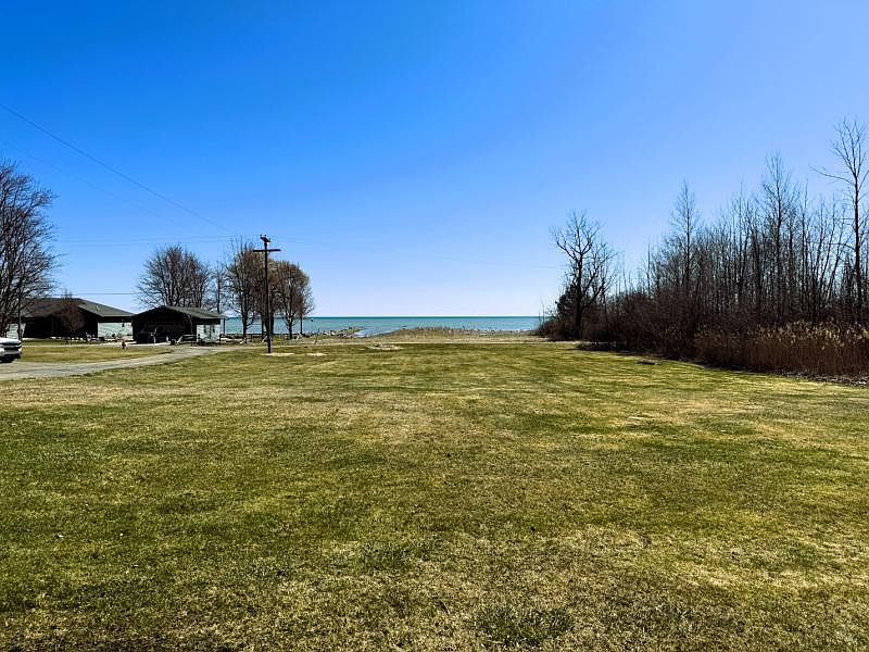 1st image of Forest Bay Dr