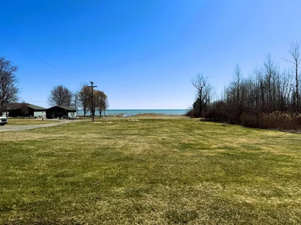Forest Bay Dr, Pt Hope, MI 48468