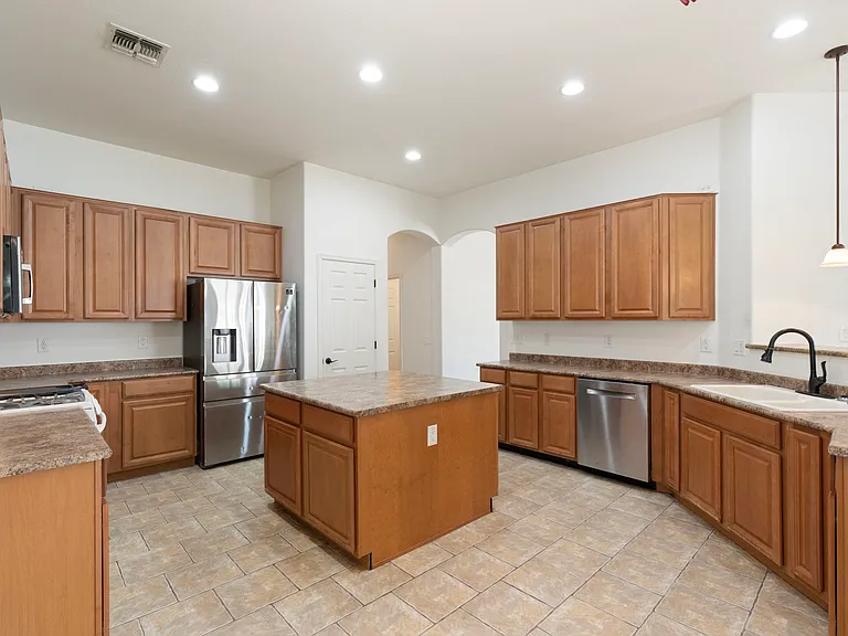 8614 W Morten Ave — Photo 16