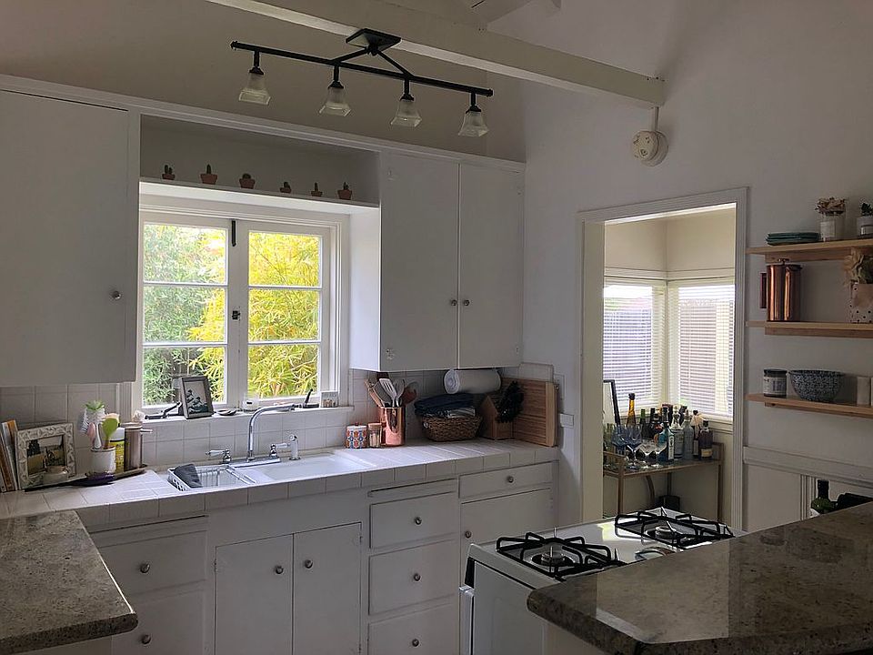 1st image of 486 Cypress Dr