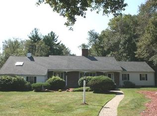 16 Cortland Ln, Lynnfield, MA 01940