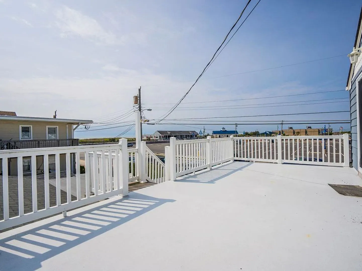 Winter Rental Only - 3 Bed / 1 Bath Beach Block Unit - Accommodates 6 — Photo 3