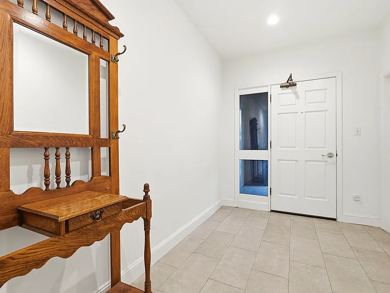 1924 Filbert St #2 — Photo 10