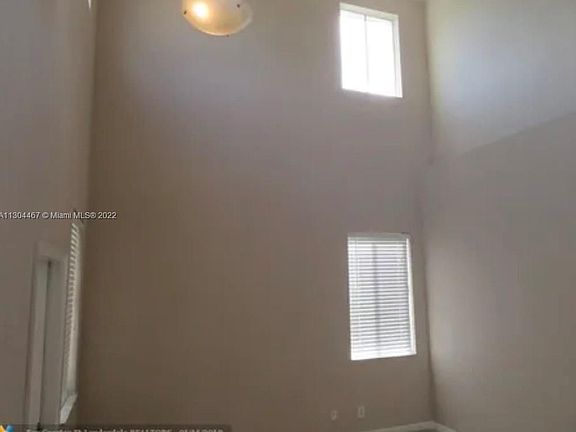 5th image of 927 Golden Cane Dr #927