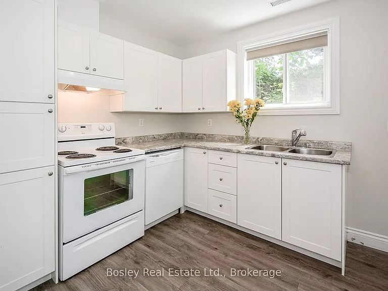 5 Algoma Dr — Photo 6