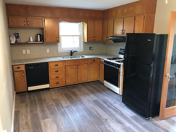 New floor! New fridge!