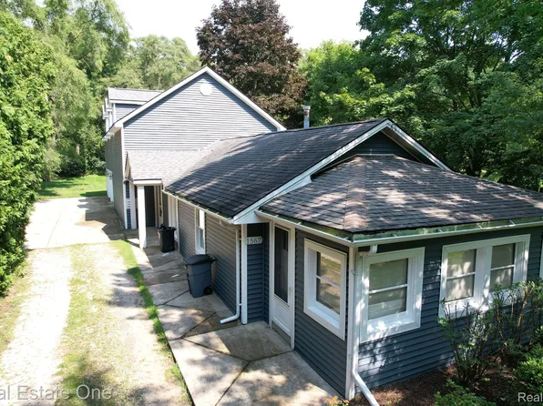 1567 Petrolia, West Bloomfield, MI 48324