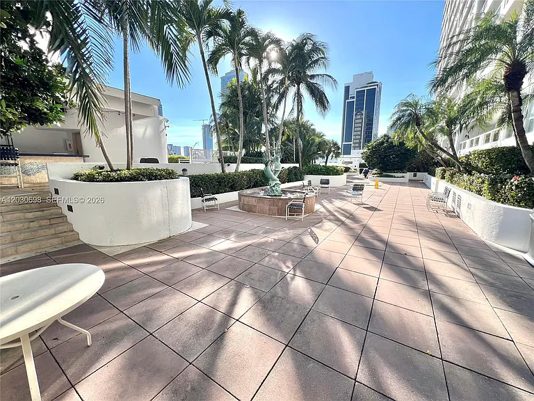 1717 N Bayshore Dr #A-1450 — Photo 38