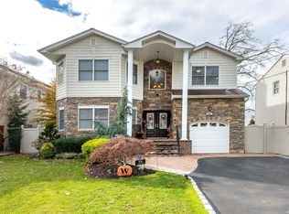 896 Richmond Rd, East Meadow, NY 11554