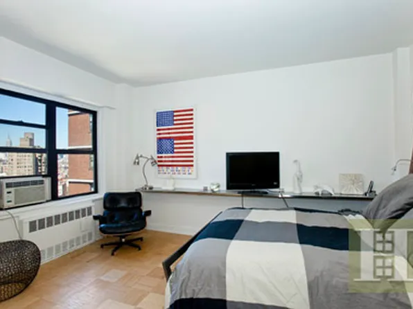 264 East Broadway image 1 of 3