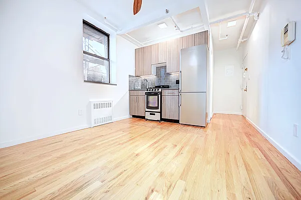 Rented by Urbane Brokerage | media 6