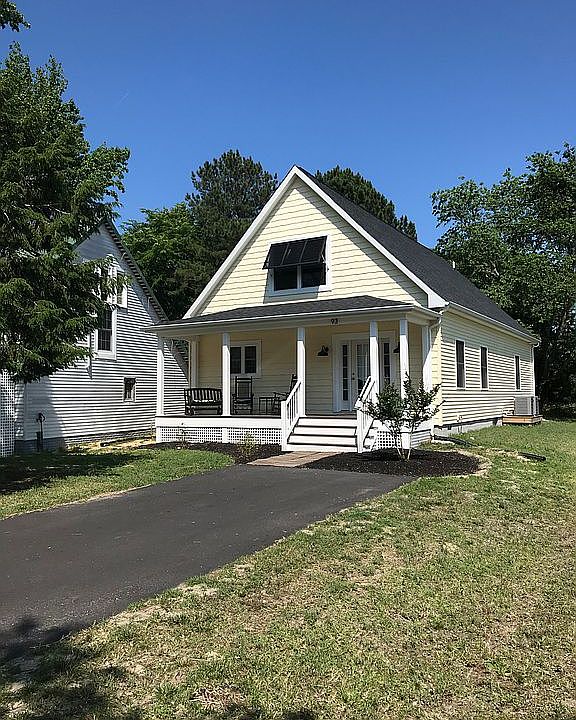 1st image of 93 Woodland Ave