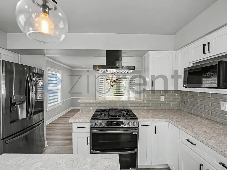 4390 Cerritos Ave — Photo 12