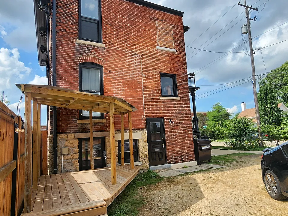 129 N 2nd St