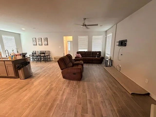 2719 Oakleaf Ash Ln — Photo 5