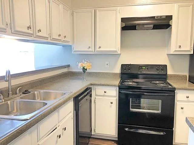 1543 Babcock Rd — Photo 9